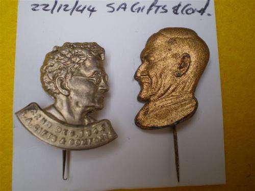 Jan and Issie Smuts pin badges
