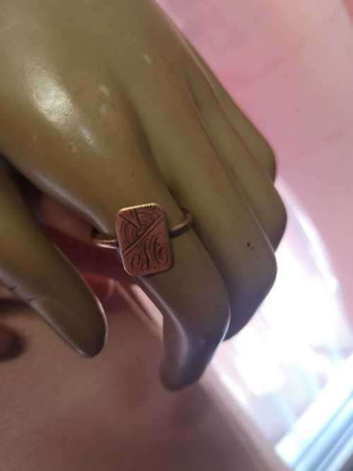 9ct rose gold ring