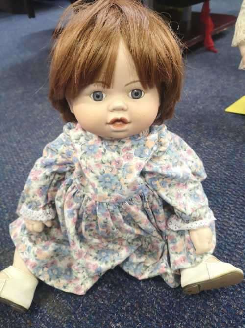 Porcelaine dolls