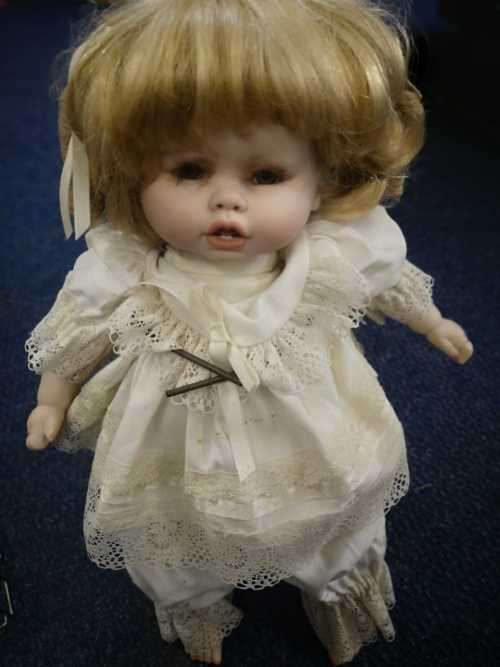 Porcelaine dolls