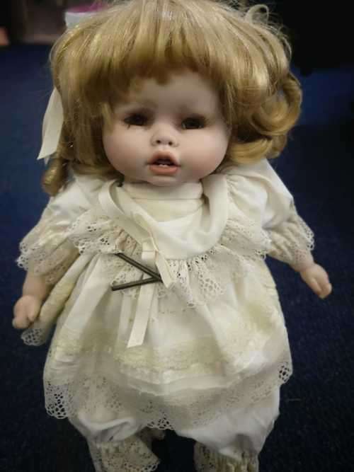 Porcelaine dolls