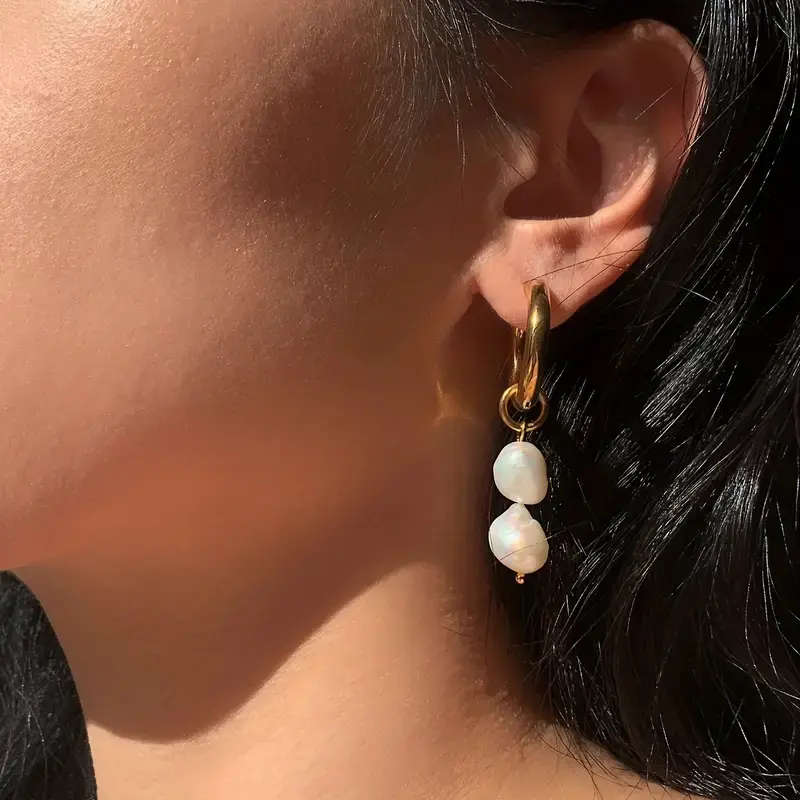 2 natural fresh water Pearl drop earrings