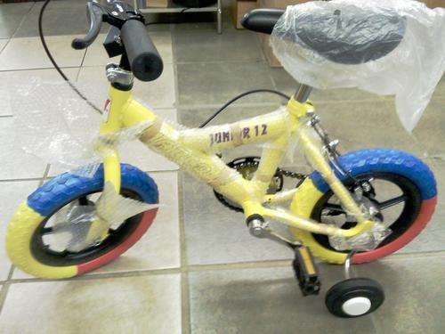 JUNIOR 12 KIDDIES BICYCLE - " CRAZY R1 AUCTION " !!!!!!!!!