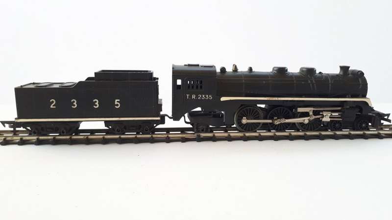 Tri-Ang locomotive HO TR2335 with tender