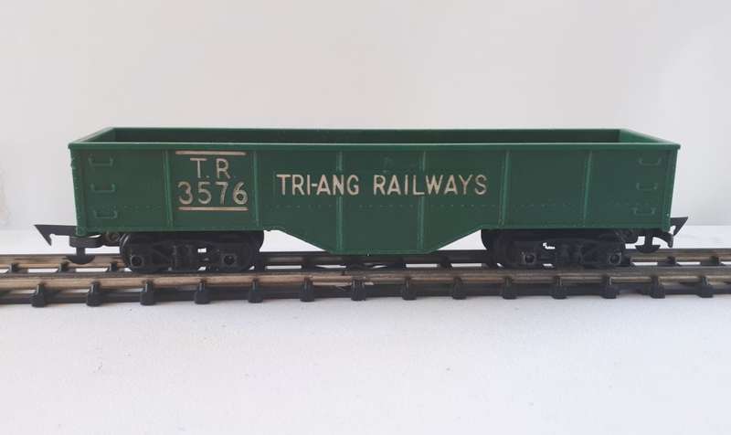 HO Scale Tri-Ang Railways Train Car