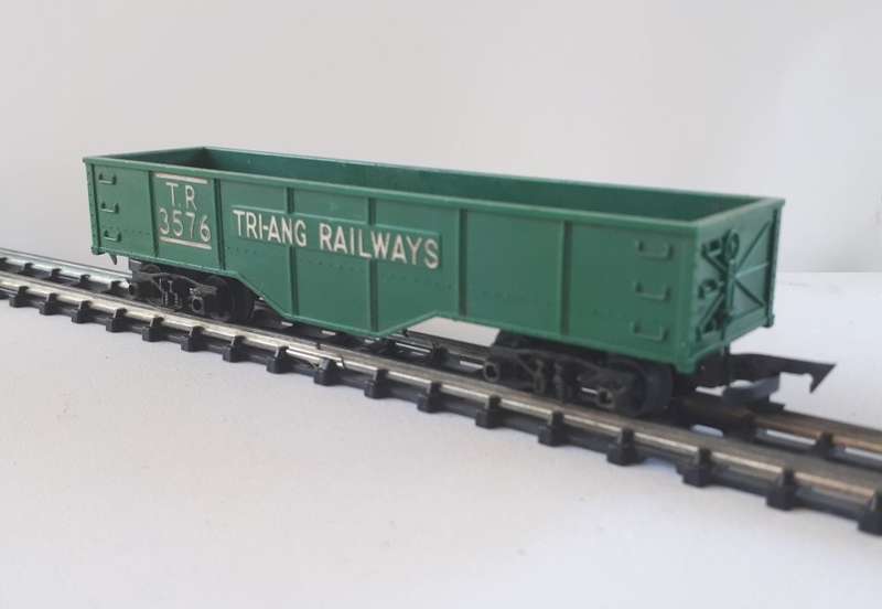 HO Scale Tri-Ang Railways Train Car