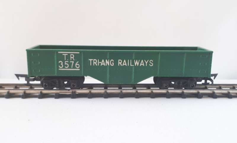 HO Scale Tri-Ang Railways Train Car