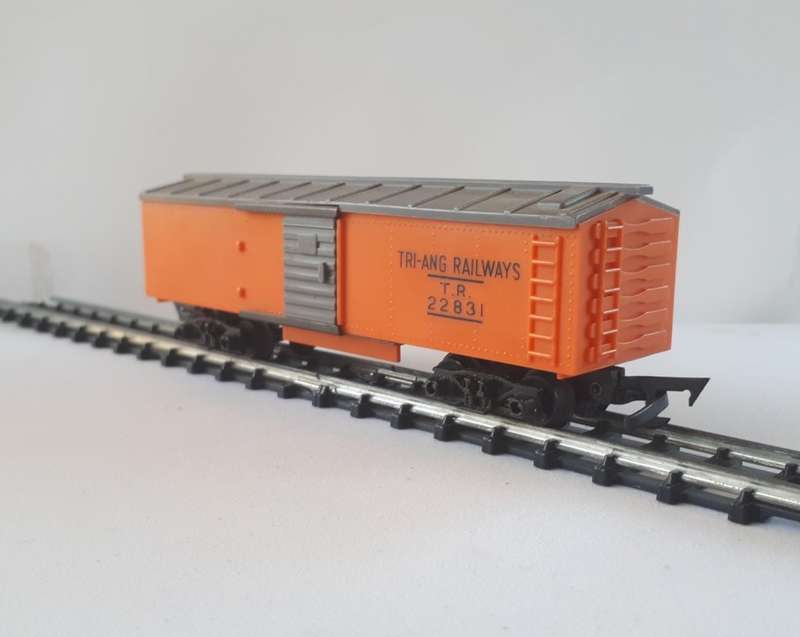 HO Scale Tri-Ang Railways TR22831 Train Car