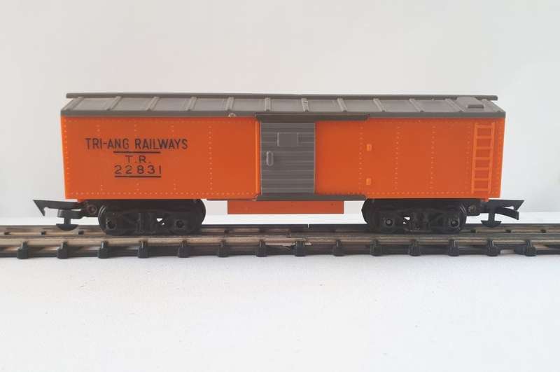 HO Scale Tri-Ang Railways TR22831 Train Car