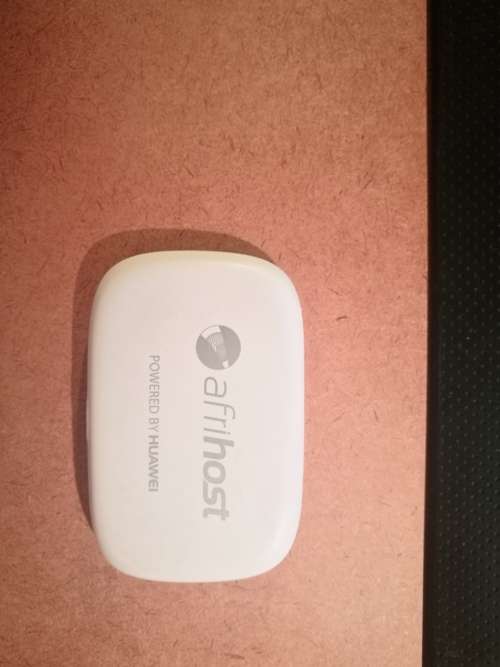 Huawei e5331 Mobile WiFi Hotspot - Mifi - Excellent condition