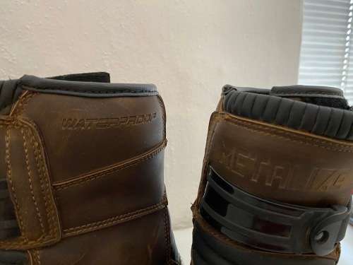 METALIZE EXPLORE TECH DUAL SPORT MOTORCYCLE SHORT BOOTS - BASICALLY NEW - USED ONCE - SIZE: UK 10