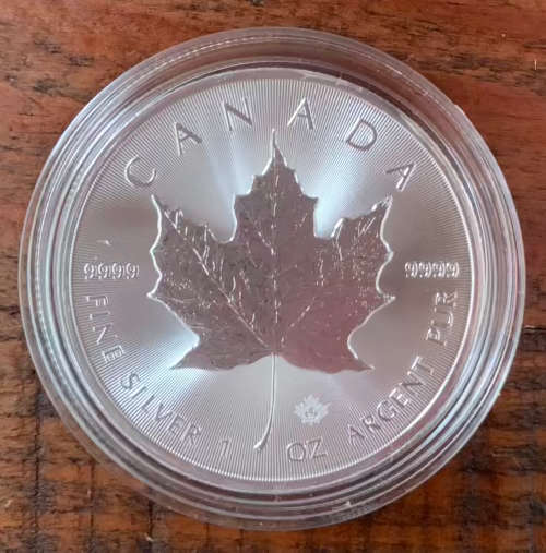 2022 Royal Canadian Maple Leaf 1oz Pure Fine Silver Bullion Coin in capsule