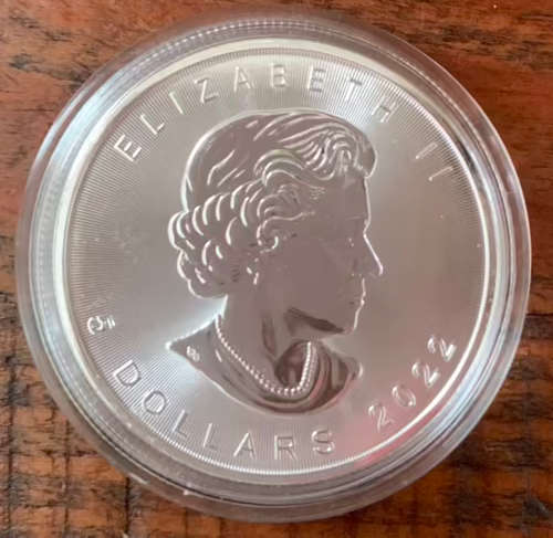 2022 Royal Canadian Maple Leaf 1oz Pure Fine Silver Bullion Coin in capsule