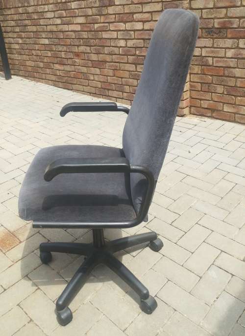 Good looking 1995 High back Office chair new upholstery