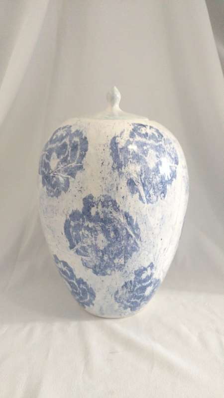 Beautiful Blue blossom ceramic baluster ginger jar finialled cover large