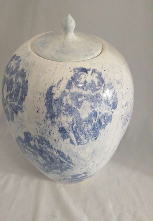 Beautiful Blue blossom ceramic baluster ginger jar finialled cover large