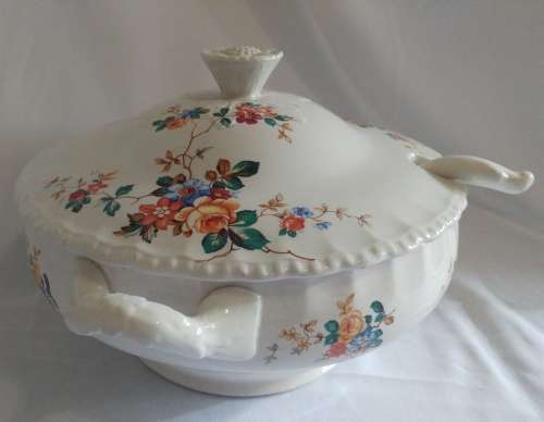 Stunning Grindley Creampetal large Soup tureen with porcelain soup spoon