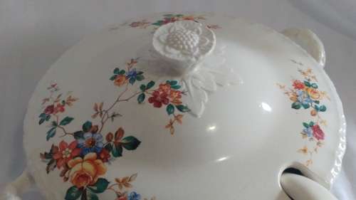 Stunning Grindley Creampetal large Soup tureen with porcelain soup spoon