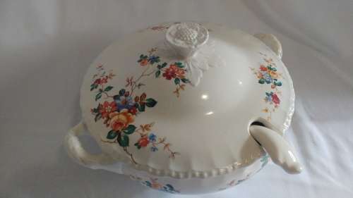 Stunning Grindley Creampetal large Soup tureen with porcelain soup spoon