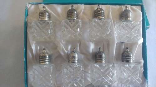 Classic boxed glass 8-piece salt and pepper set