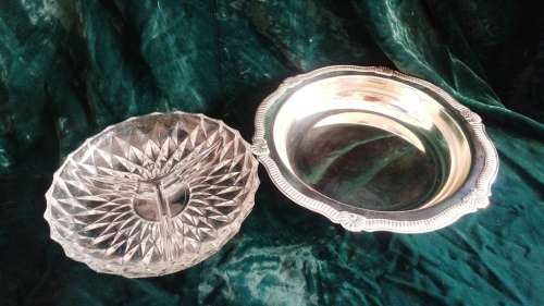 Stunning silver-plate hors douevres  serving dish with glass liner