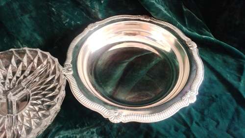 Stunning silver-plate hors douevres  serving dish with glass liner