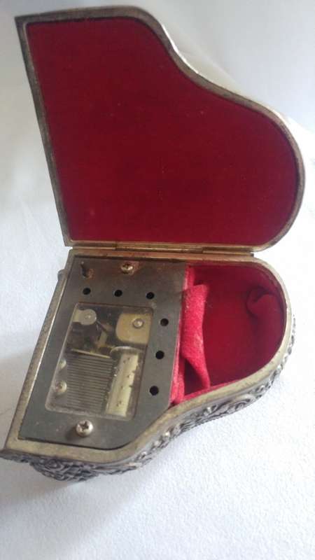 Musical Grand piano music box