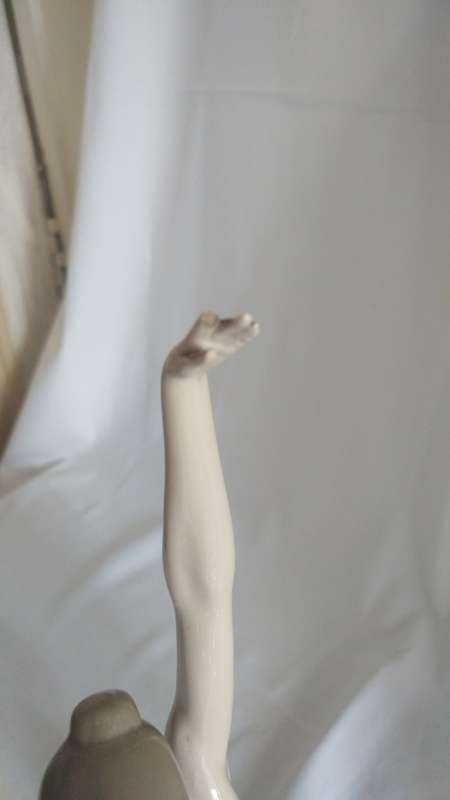 Beautiful classic large Lladro Nao sitting Ballerina figurine 1980 retired
