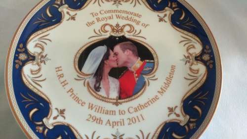 Commemorative Royal Wedding Plate British HRH Prince William and Catherine 2011
