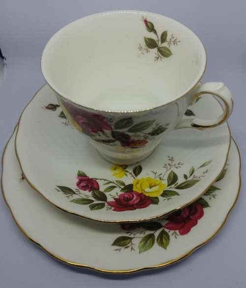 Beautiful Crown Essex Richmond Rose fine bone China Tea Trio