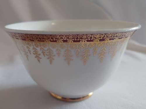 Elegant Royal Grafton Regal wine red and gold design fine bone China Sugar basin