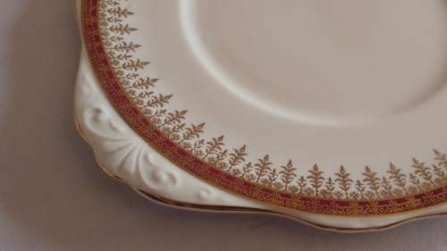 Elegant Royal Grafton Regal wine red and gold design fine bone China Cake plate large