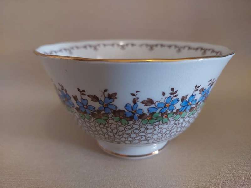 Delicate Tuscan China Rock Garden sugar basin