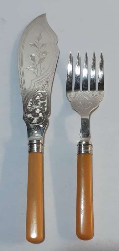 Classic Haywood Plate faux bone hafted fish servers
