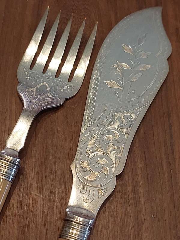 Classic Haywood Plate faux bone hafted fish servers