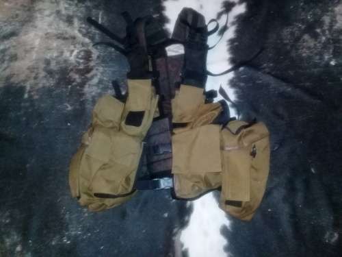 ***SADF BACKPACK/H-FRAME/BATTLEJACKET PATT.83/GROUND SHEET/R4/5 MAGAZINE***