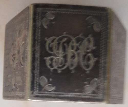 OLD SERVIETTE RING