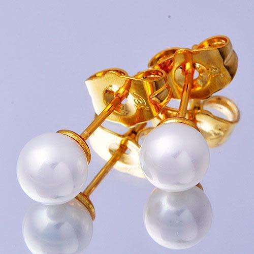 Fashion Stud Simulated Pearl Earring    (A133)