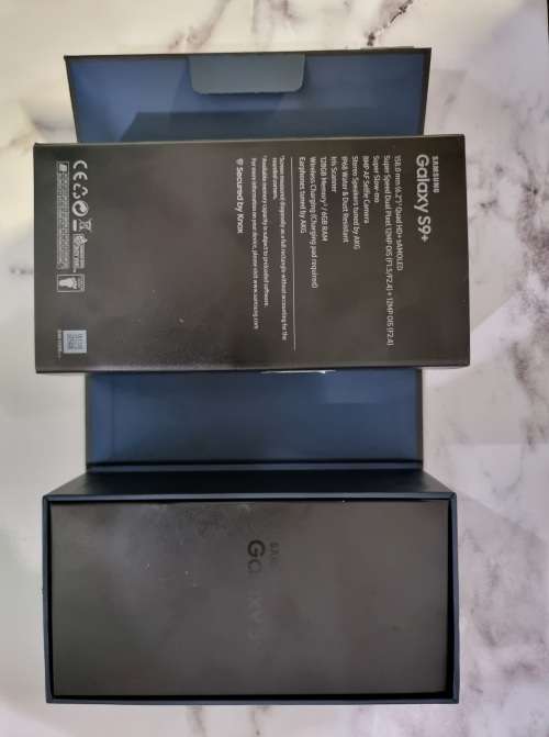 Samsung Galaxy S9+ 128GB Mint Condition w fast charger, new screen protector and flip cover