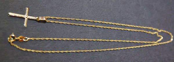 9ct Gold Cross and chain - Crazy R1 Start