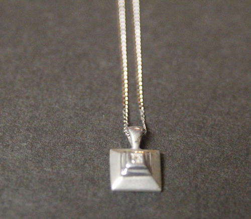 9ct White gold Pendant and chain with diamond