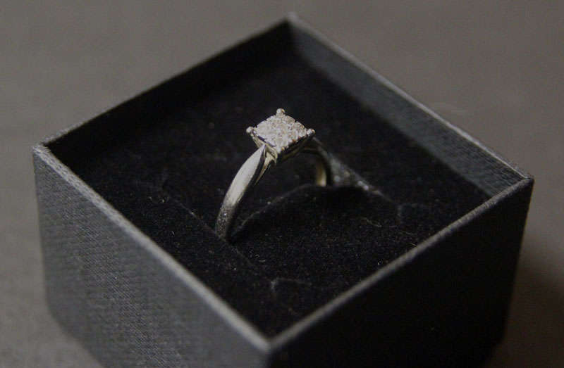 SPARKLING [0.15CT] DIAMOND ENGAGEMENT RING [1.8G] 9CT SOLID WHITE GOLD
