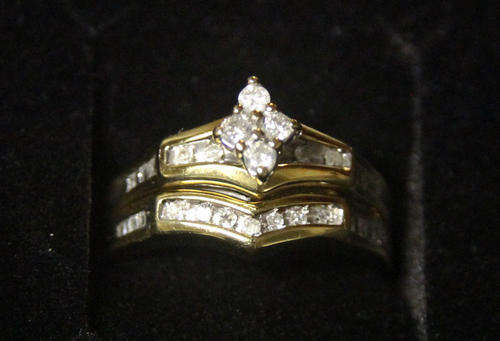 Beautiful Solid 9ct gold Diamond Wedding Set 0.75ct