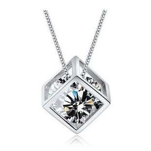 SILVER SQUARE CRYSTAL PENDANT
