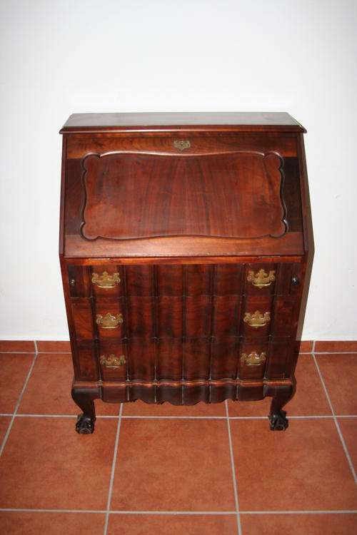 Writing bureau with drawers in excellent condition! Collectors piece!