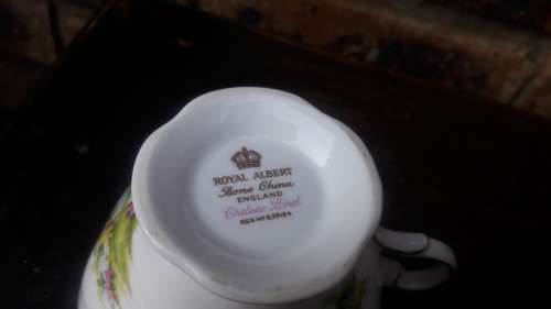 ROYAL ALBERT - Chelsea bird teacup