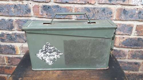 SADF Metal ammunition box - Used for explosives