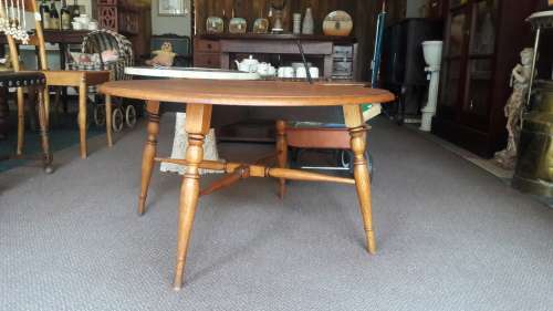 Vintage oak round coffee table with stretcher base - 46cm Height