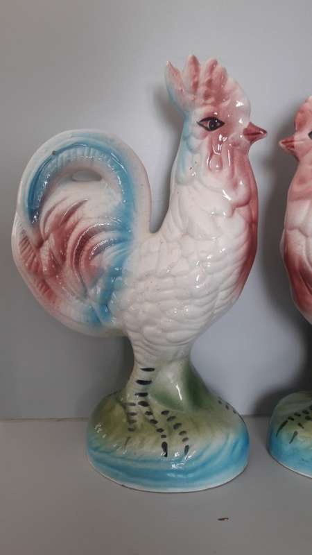 Pair of vintage chickens - 32cm High