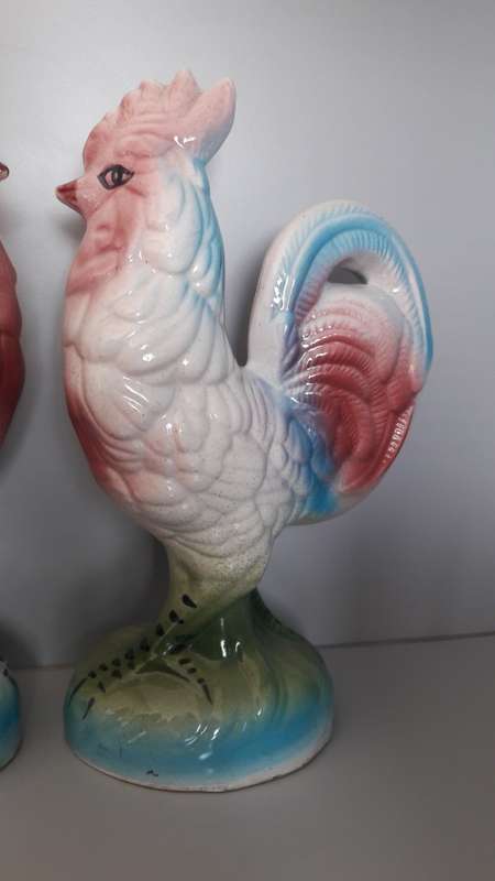 Pair of vintage chickens - 32cm High
